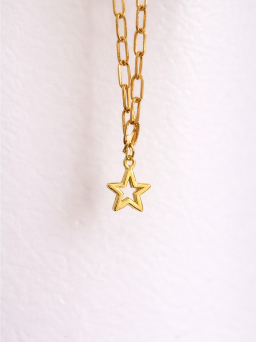 Gold star pendant chain necklace